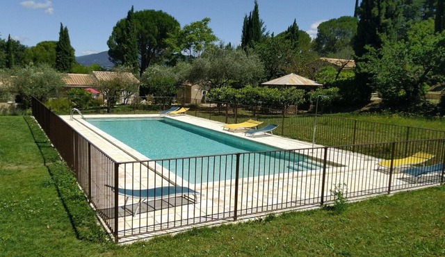 Lovely Mazet with shared, heated, secure swimming pool