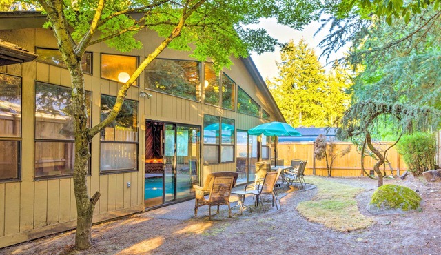Lovely Manorwood Home w/Private Indoor Pool!