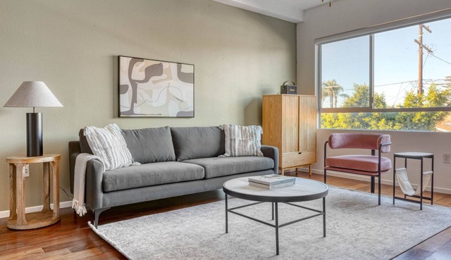 Lovely Mar Vista 2BR w/ Courtyard, close to 405, by Blueground