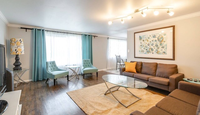 Lovely Midcentury Modern Inspired 3 bedroom house