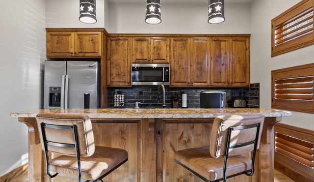 Lovely MidTown Home with Kind Beds and Large TVs