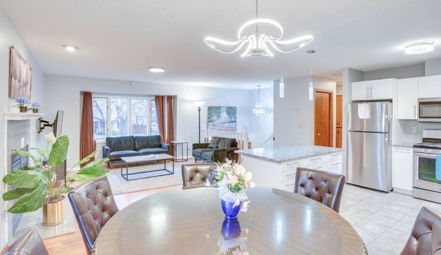 Lovely Minneapolis Home Near Target Field!