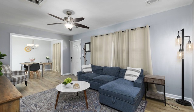 Lovely Modern 3 Bedroom bungalow l 3 King size beds