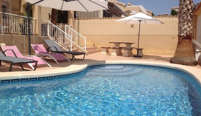 Lovely Modern Detached Villa With Private Pool & Air Conditioning