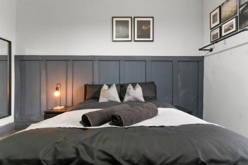 Lovely Moseley Studio- 4