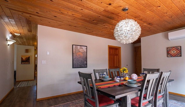 Lovely Mountain style home in Santa Fe with 4.5 acres of privacy
