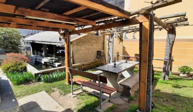 Lovely mountain view with garden (LA PERGOLA)