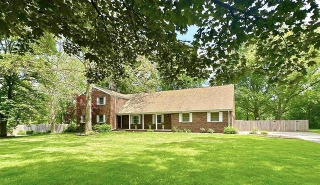 Lovely neighborhood. Near hospitals. Weekly and Monthly rates available.