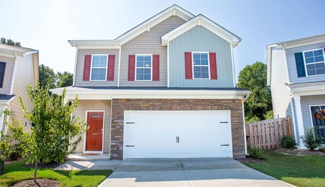 Lovely New Home Close to Everything