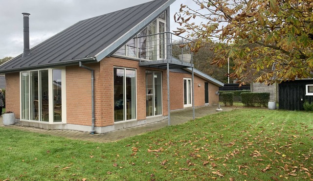 Lovely newly renovated house with room for many close to the fjord.