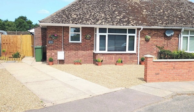 Lovely newly renovated bungalow in Bradwell sleeps up to 6, large private garden