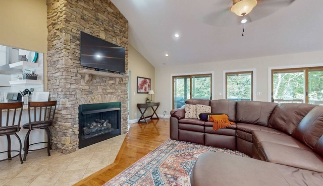 Lovely Norris Lakefront Home・Firepit・Dock・Grill