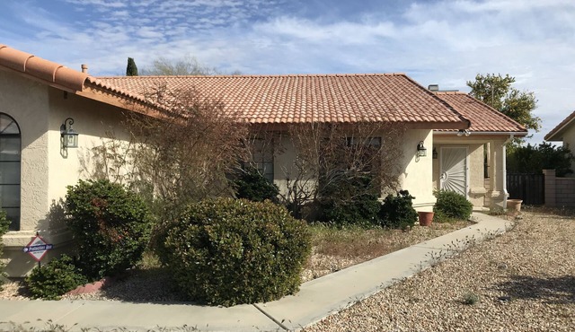 Lovely Oasis in Mission Lakes Country Club