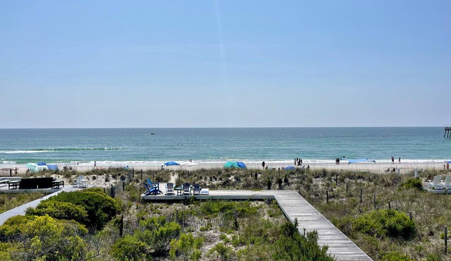 Lovely Ocean Front Upper Level Duplex w Elevator!