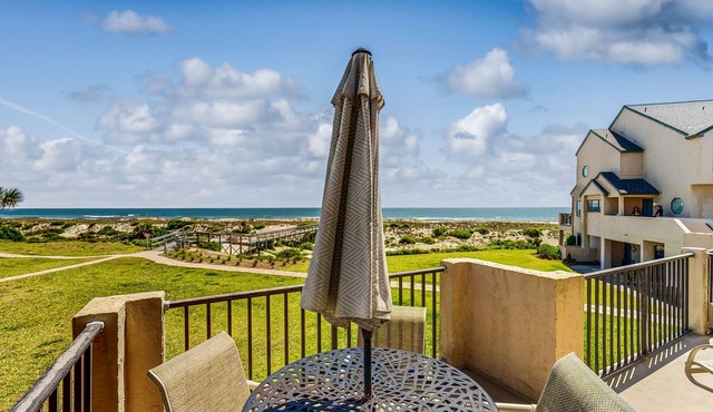 Lovely oceanfront townhouse in Summer Beach Village w/Shared Pool, Central AC