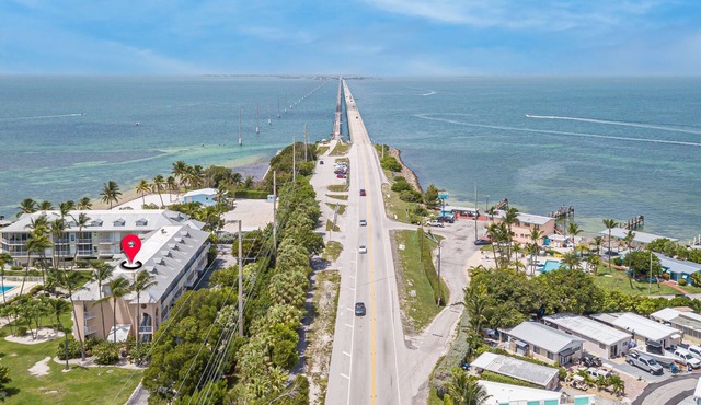 Lovely Oceanfront, gated com 3 bedroom - 3.5 Condo