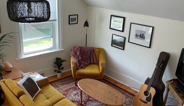 Lovely one-bedroom apartment (near downtown/beach)