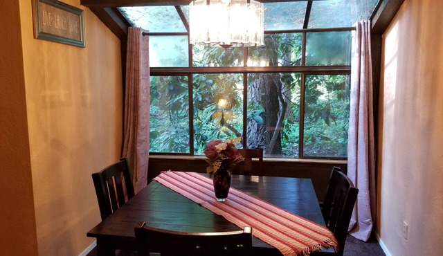 Lovely One Bedroom Condo with Indoor Fireplace