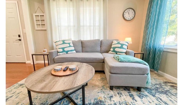 Lovely One Bedroom Duplex with King Bed