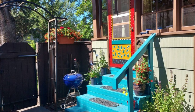 Lovely One Bedroom in Fun Neighborhood Close to Downtown