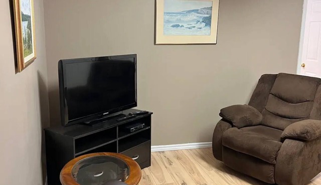 Lovely One bedroom unit, close to Stephenvillenn