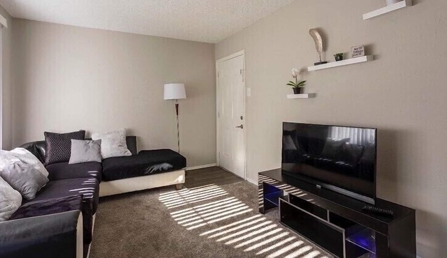 Lovely one bedroom unit with patio, pool, and gym