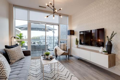 Lovely Open Concept Friday Harbor Resort Condo
