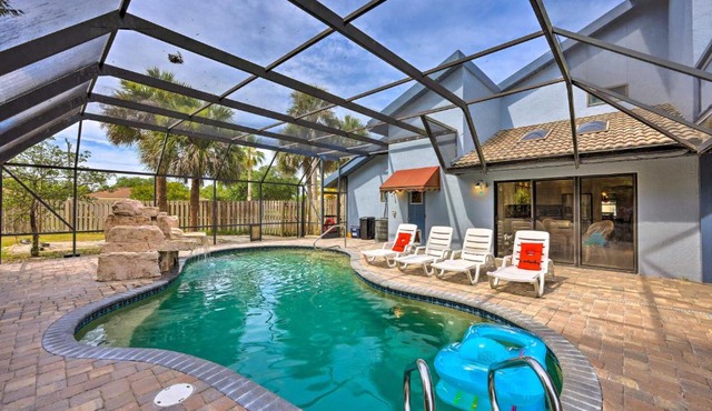Lovely Palm Coast Retreat with Outdoor Kitchen