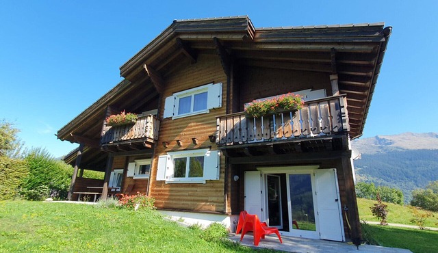 Lovely panoramic chalet in Leventina (CHALET DALPE)