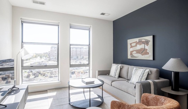 Lovely Potomac Yard City 1BR w/W/D & Gym, nr Airport, by Blueground