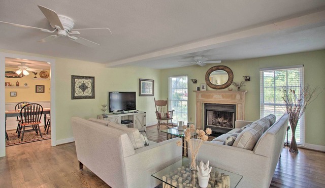 Lovely Pottsboro Home w/Patio & Fire Pits!