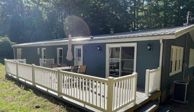 Lovely private 3 bedroom house nestled in the Hiram countryside.