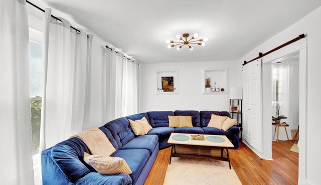 Lovely Private Coach House in Logan Square