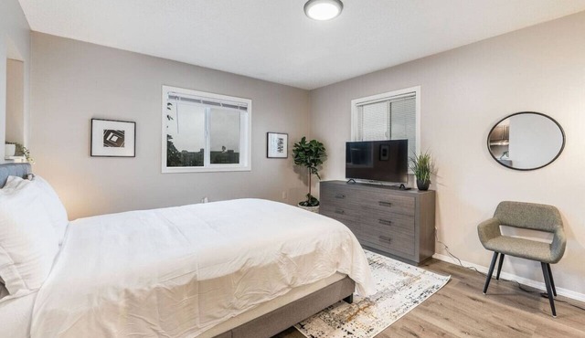 Lovely Private Studio Freshly Renovated Downtown 7