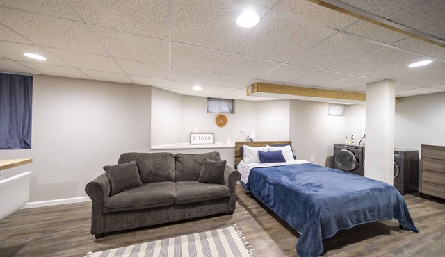 Lovely private studio in a quiet area of Davenport w/free WiFi