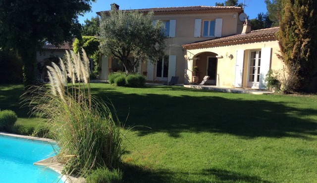 Lovely Provencal villa in the Pays d'Aix region, swimming pool secured by fence.