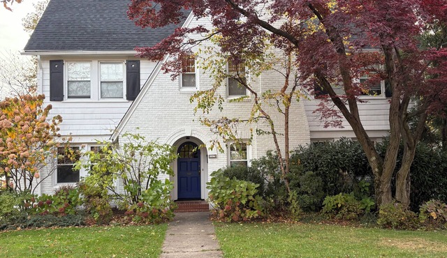 Lovely, quiet 5-BR house in Montclair with AC near NYC only 7 miles from MetLife