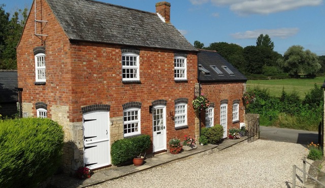 Lovely quiet cottage in Kemerton!