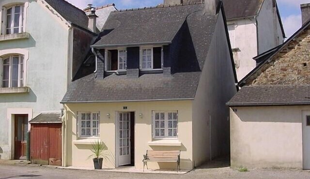Lovely, quiet cottage, gite with log fire within National Park FREE WIFI
