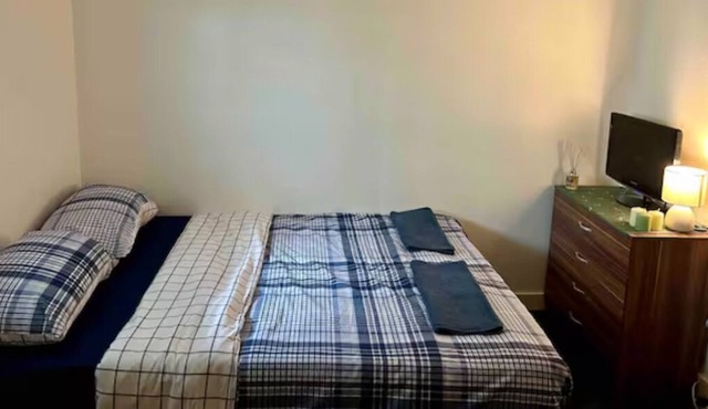 Lovely Quiet Double Room close to Albert Dock and City Centre