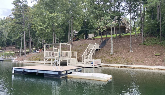 Lovely Quiet Lake Home for Small Groups
