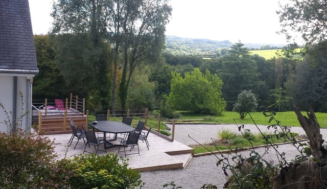 Lovely refurbished home in an idyllic location.Comfortable and nicely presented.