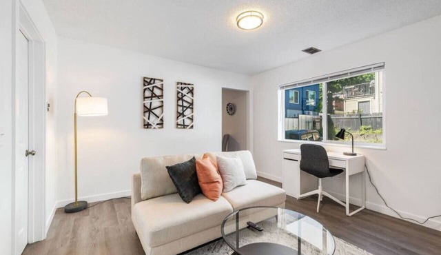 Lovely Remodeled 1BR in DT Tacoma - 6