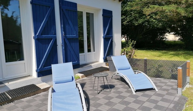 Lovely renovated house on a large, quiet lot