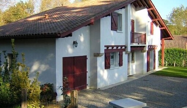 Lovely rental house for vacation in Espelette (Basque country) for 10 to 12 pers