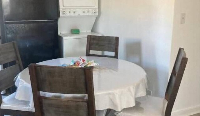 Lovely rental within minutes from downtown. Unit B