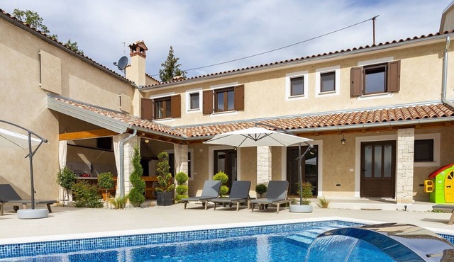 Lovely restored house with heated pool