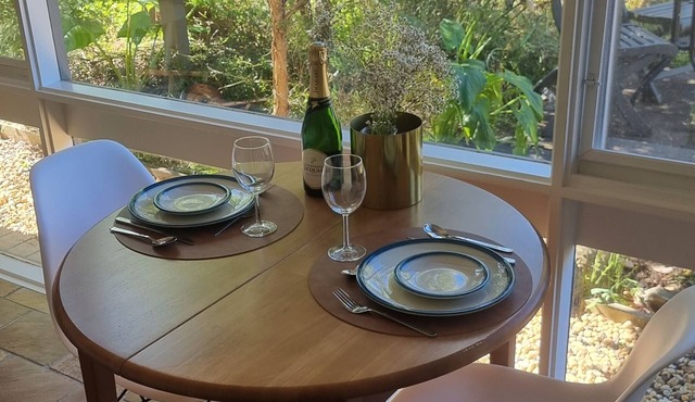 Lovely Retreat, Private apartment in home.