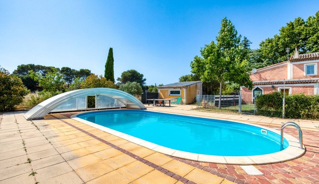 Lovely Riverside Studio with shared pool and private terrace