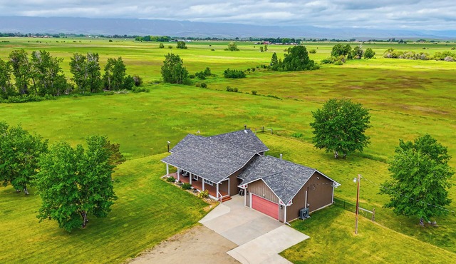 Lovely Roberts Home w/Patio & Mountain Views!